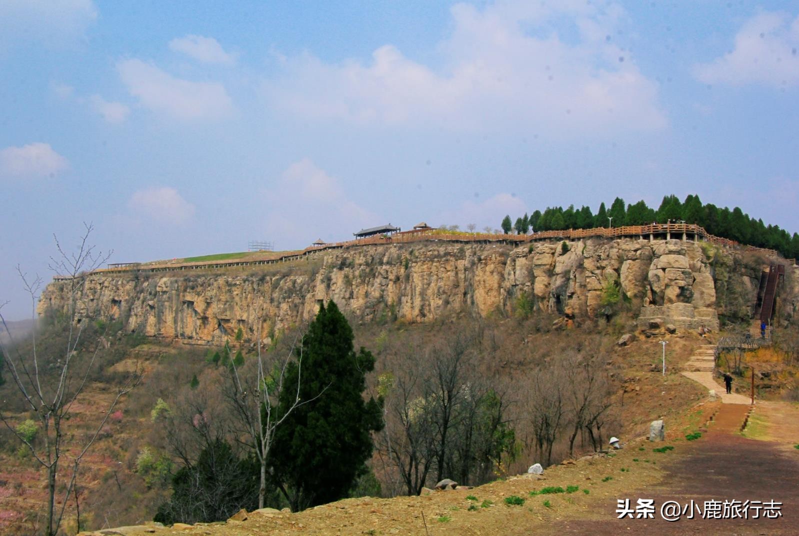 岱崮真是个美丽而神奇的地方,岱崮地貌典型代表景区