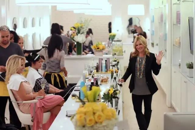 网红直播行业竞争环境分析,网红直播卖货和实体店未来趋势