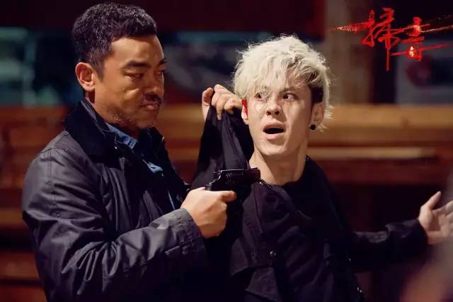 渣渣辉和阿伟的视频怎么剪辑,电影片段渣渣辉阿伟三兄弟再相遇