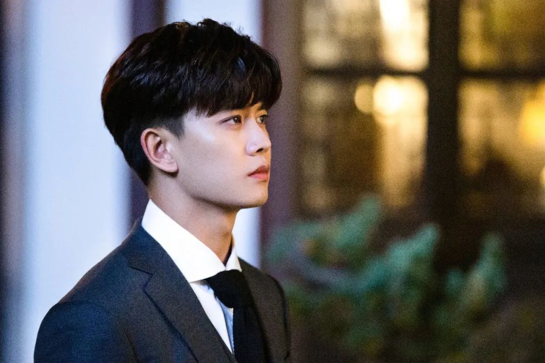 白鹿热剧《一生一世》：时宜的穿戴暗含哪些隐藏线索？