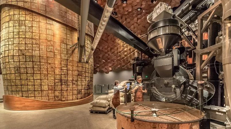 星巴克首席执行官哪里人,星巴克的设计是谁设计的