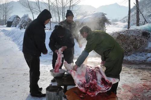 什么是正宗的东北杀猪菜？那英家的老一辈人都知道。