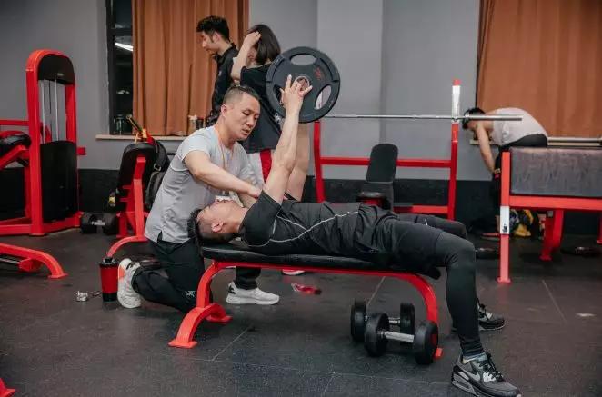 他搭乘＂赛普＂跨越了晋升的坎