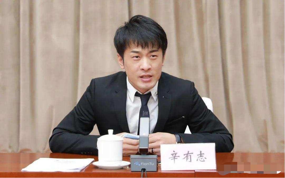 网购鞋子一大一小，辛巴事件持续发酵，网红们“该觉醒了”