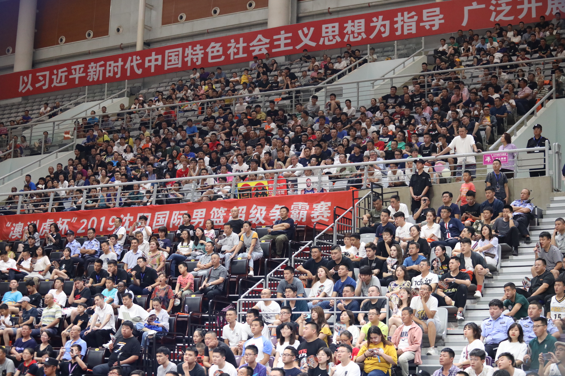 国足教练扬科维奇是实德哪个外援,大连实德扬科维奇与天津刘学宇