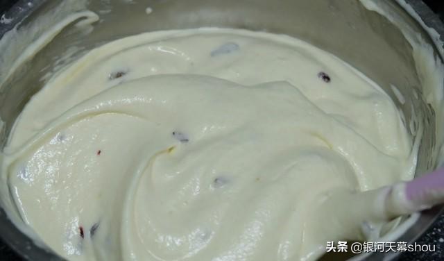 如何做蛋糕简易版无需烤箱电饭煲,电饭煲怎么做蛋糕不用牛奶蛋糕粉