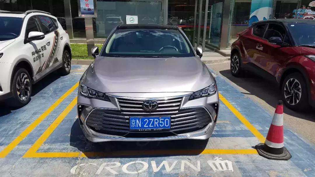 丰田亚洲龙4s店现车,丰田亚洲龙第一视角4s店