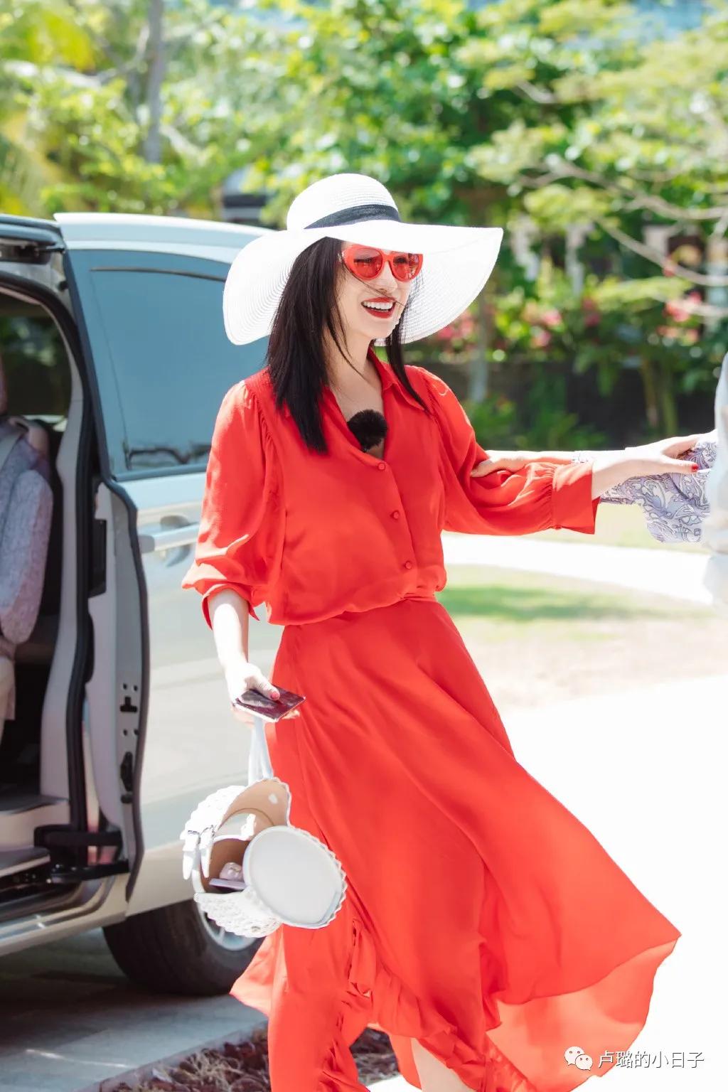 被秦海璐穿过的那些牌子,简直就是中年姐姐穿搭的模版