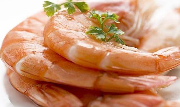 吃剩的白灼虾第二顿可以用水煮嘛,白灼虾最忌用水煮老渔民教我一招