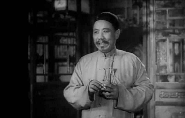 特务伪装成和尚进寺庙被鹅发现,特务假扮和尚下场