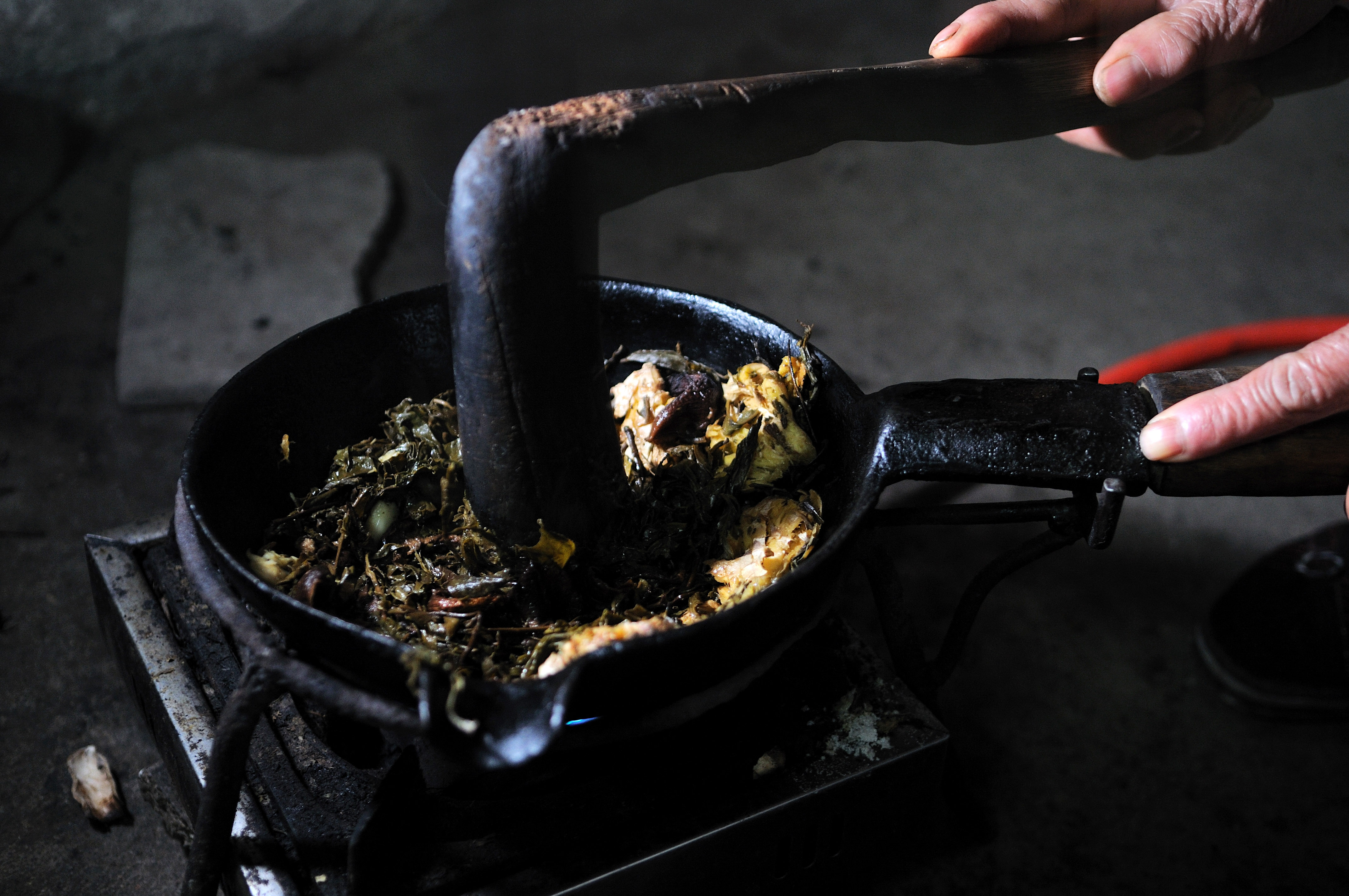 广西人自制油茶,用茶叶做的四川油茶