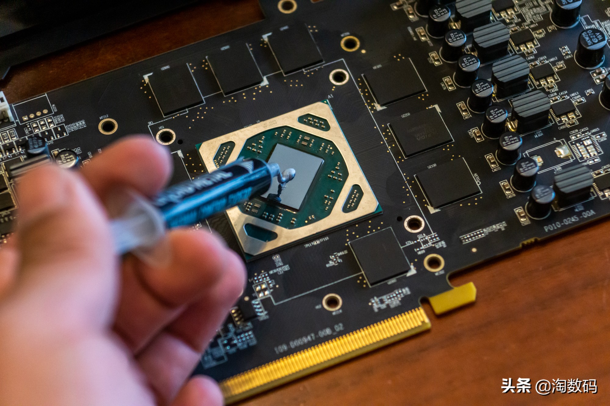 rx580蓝宝石8g超白金吃鸡测试,rx580满血版相当于哪个显卡