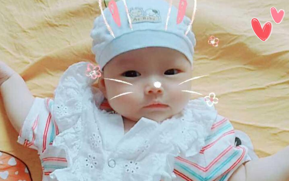 母乳宝宝吃了就睡一会又醒了,宝宝吃完母乳不到一个小时就醒了