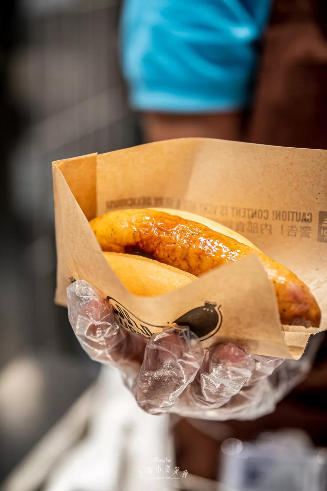 过年去超市囤货,过年没来得及买年货