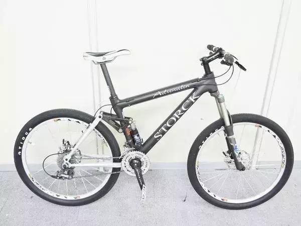 自行车不装挡泥板的下场,自行车不安装脚撑