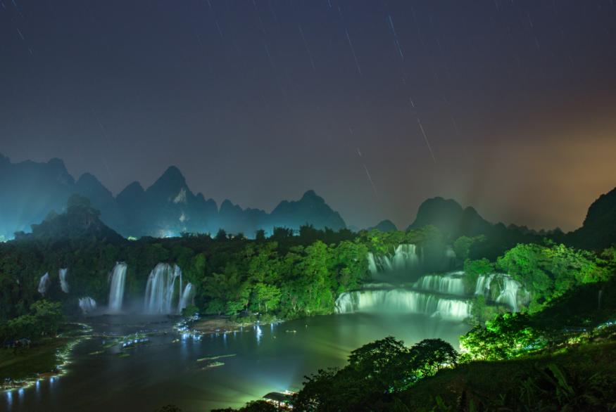 中秋节赏月的美景和团圆的快乐,中秋节皓月辉光共一色