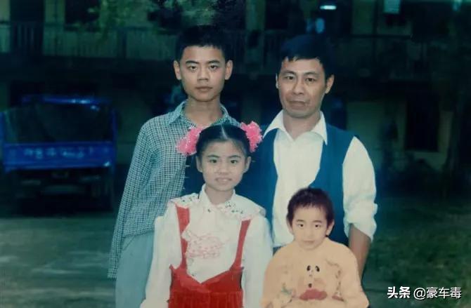 豪车毒老纪考斯特,豪车毒老纪小跟班