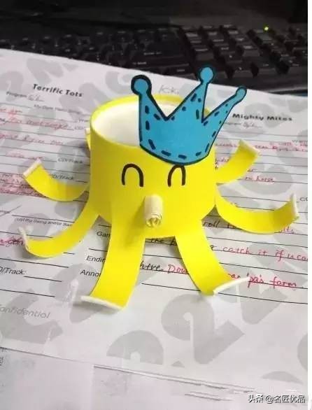 用两个纸杯手工制作纸杯娃娃,用纸杯做的纸杯手工