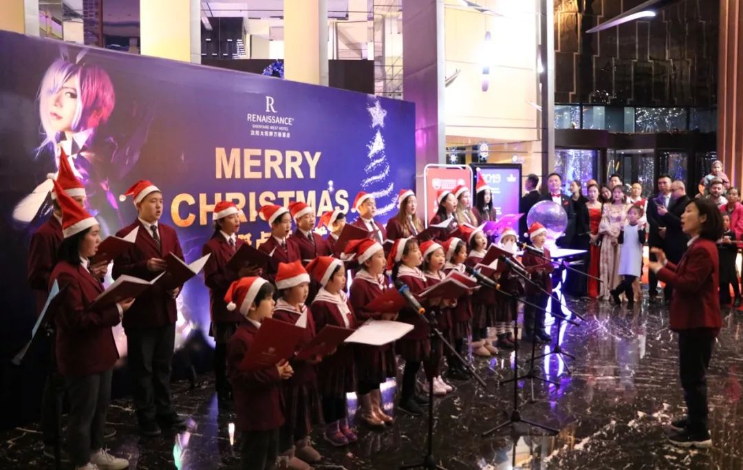 CISS部分师生参加太阳狮万丽酒店圣诞点灯活动