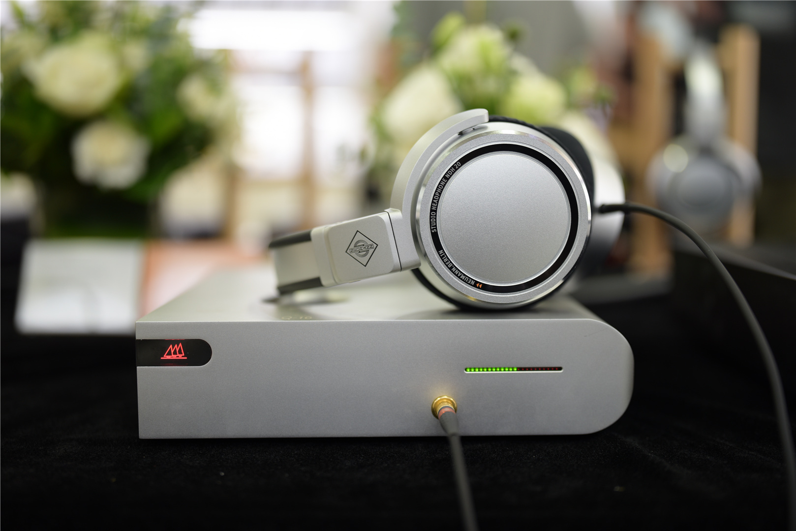 一机实现HiFi、监听和便携性，说说天域联达NeumannNDH20试听会