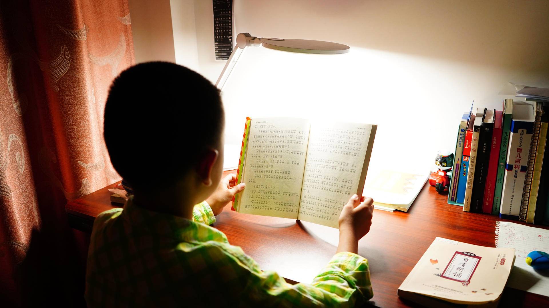 一年半后再选择,基础升级功能多,——一款孩视宝台灯使用感受