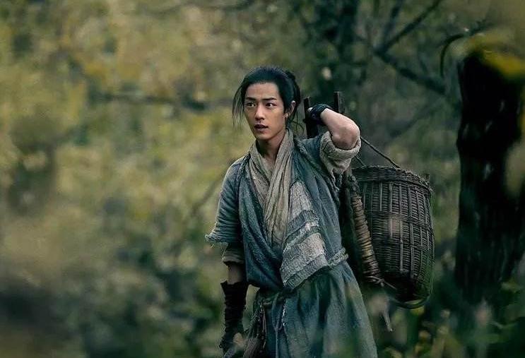 被萧亚轩成功“*脑洗**”，张小凡也算是“平平无奇的修仙小天才”