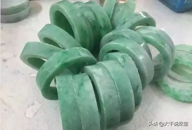 B货翡翠为啥不能买？揭秘B货的制作过程。