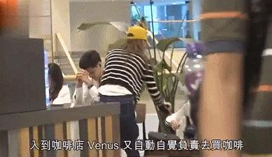 曾志伟小儿子结婚了吗,曾志伟年轻时候和他儿子照片对比