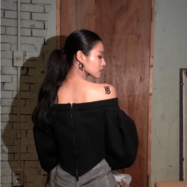 iu同款高马尾教程怎么扎,iu发型教程高马尾