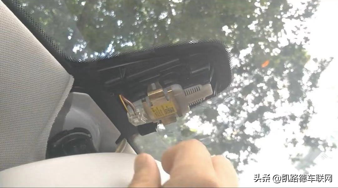 e300奔驰隐藏式行车记录仪怎么用,奔驰e300后视镜gps更换