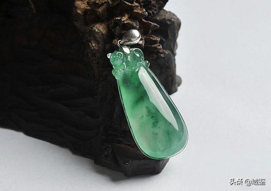 翡翠湖水绿与湖水蓝是什么颜色,翡翠老坑绿是什么颜色