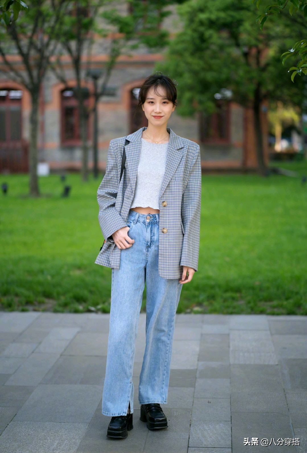 男士小脚牛仔裤搭配什么鞋子好看,50岁男士牛仔裤配什么鞋子最好看