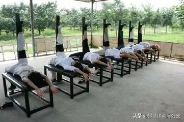 “拍死”6岁男孩！红极一时的“神医”被判刑！