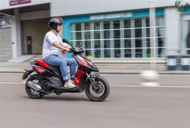 我为运动而生,比亚乔踏板摩托车优缺点