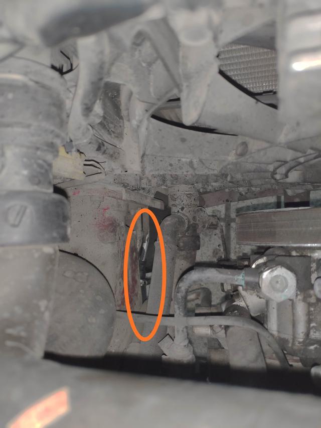 奥迪助力泵异响怎么解决,18年奥迪a4方向助力失效