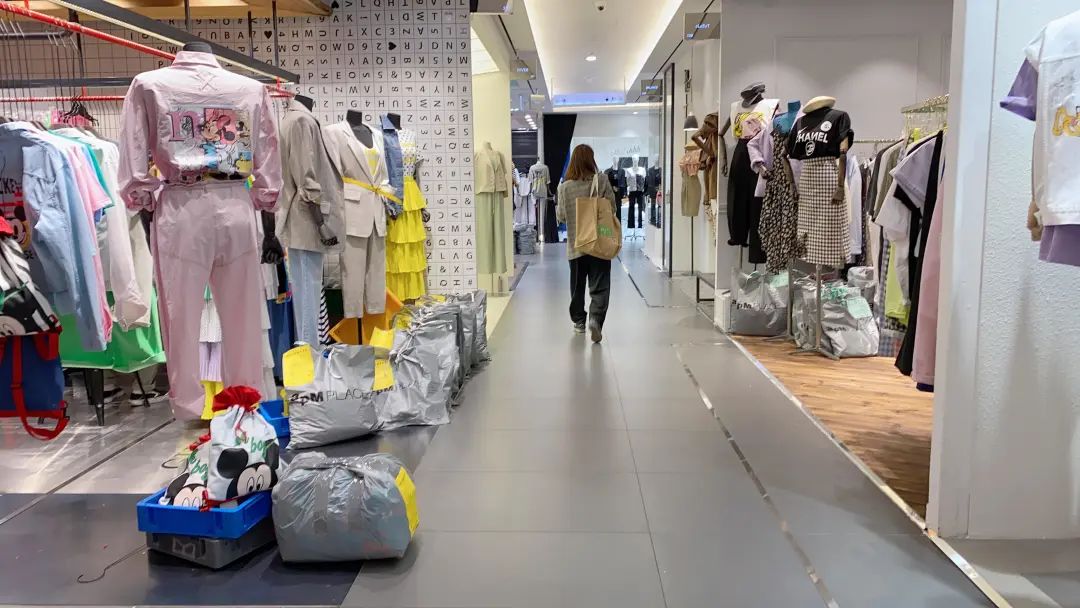 东大门清仓处理女装直播大码,店铺即将关门亏本清仓