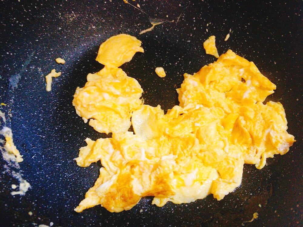 炒大锅米粉怎么炒不会粘在一起,广东米粉泡到什么程度才可以炒