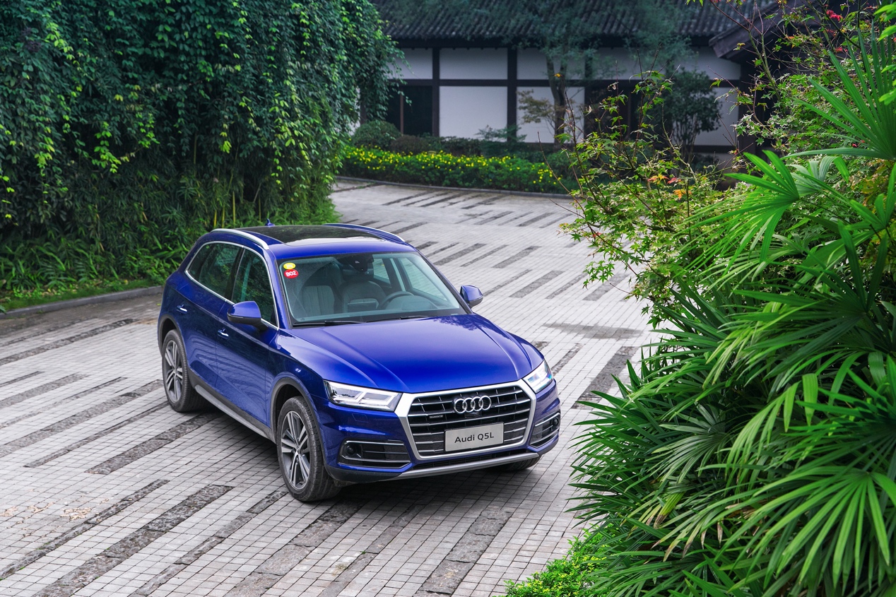 抄底全新奥迪q5l有多爽,真的是性价比之选试驾全新奥迪q5l