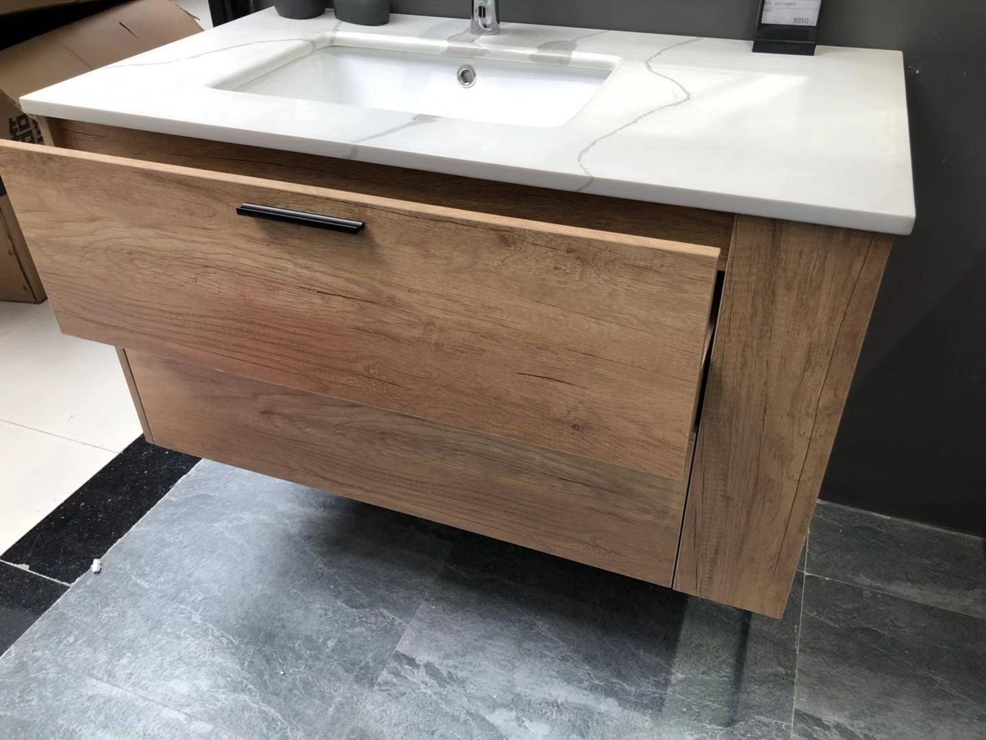 卫生间浴室柜马桶淋浴房搭配,卫生间淋浴房马桶洗手盆如何布置