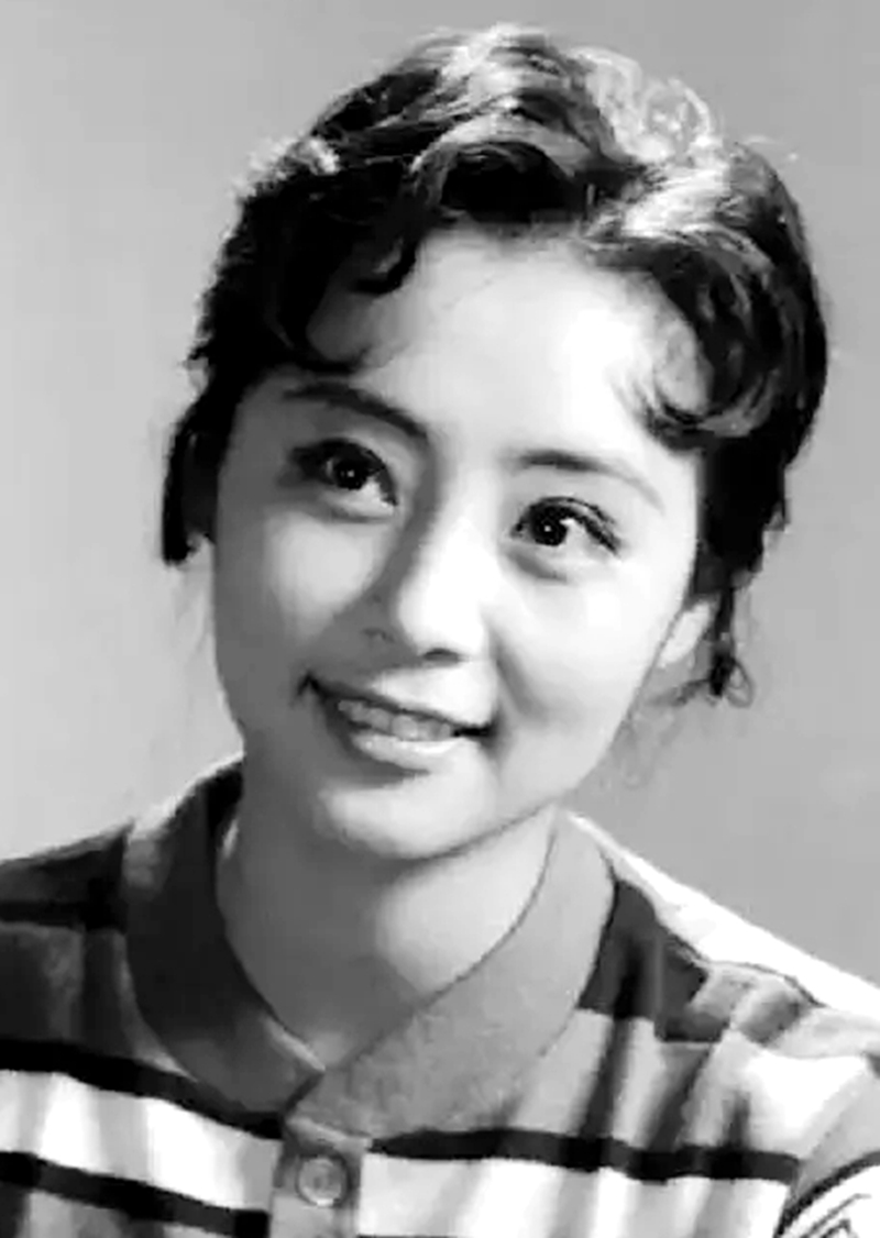 64岁庞敏:《小字辈》演小方,《渴望》饰田莉,后来息影为哪般