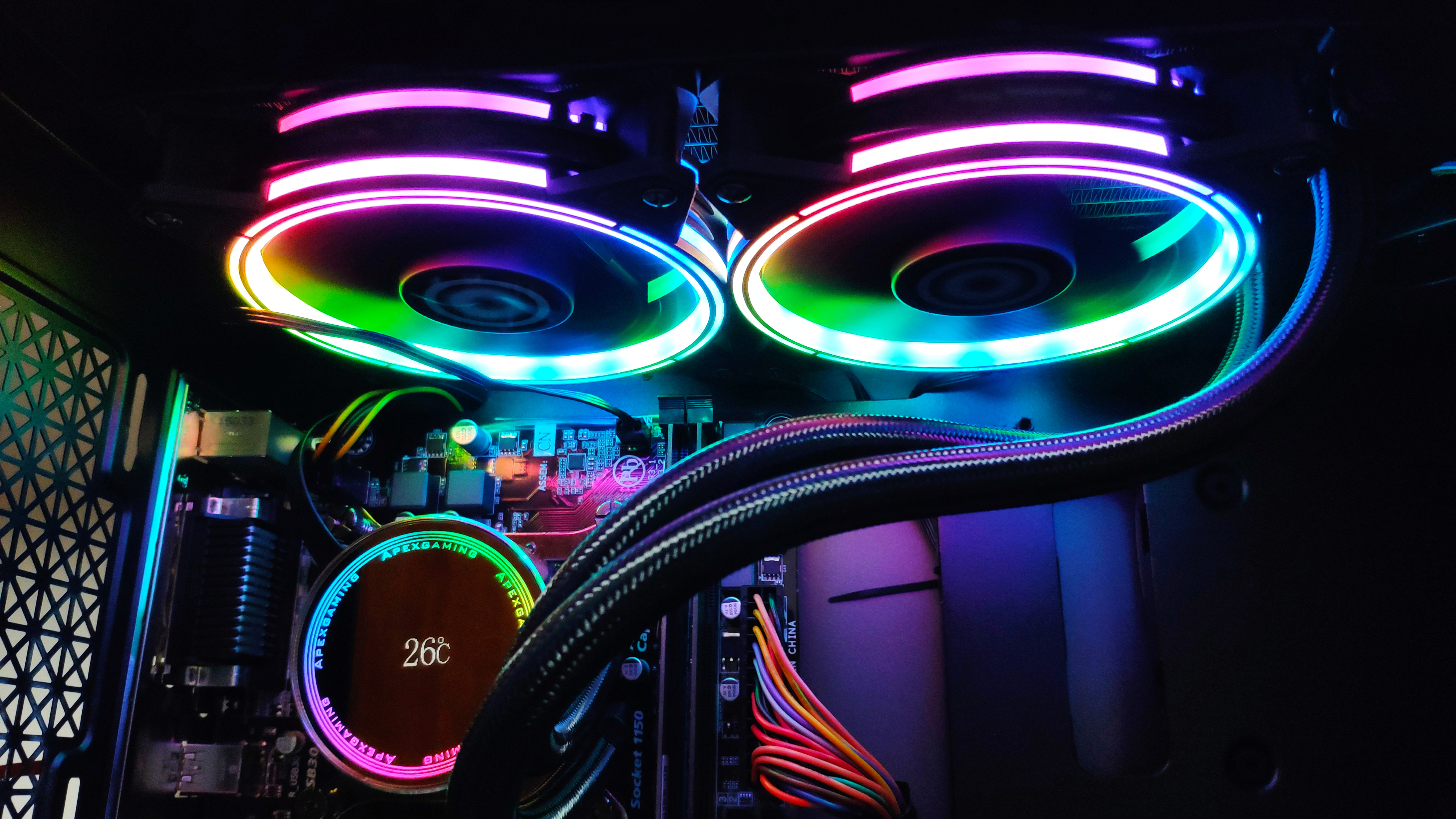 温度把握得住,PWM冷头带温显,艾湃电竞TITAN240PRO水冷装机