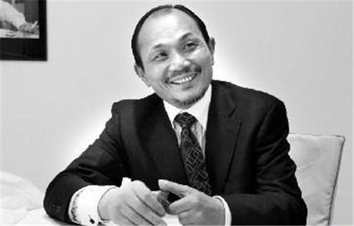 亚洲赌王身高从一米七变成一米三,亚洲赌王怎么从1米7变1米3