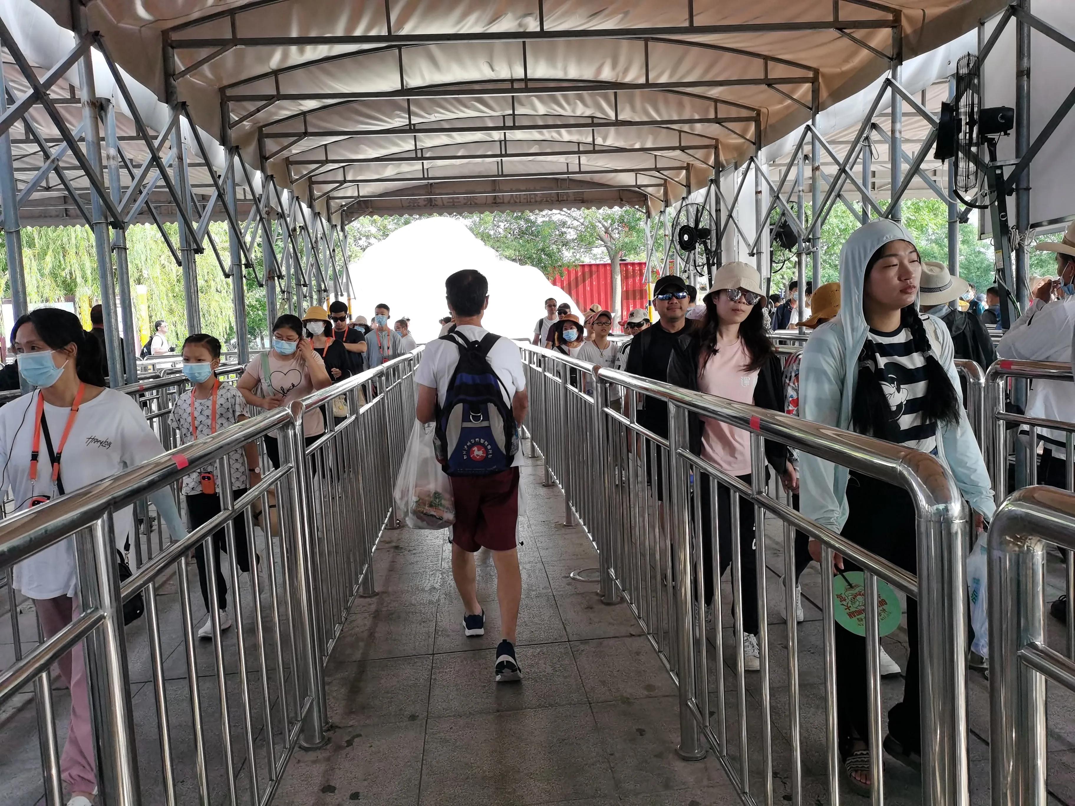 爬华山几小时能登顶,首次登顶华山之巅