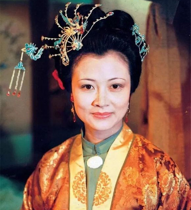 红楼梦贾珍和尤氏划拳,红楼梦尤氏的评价