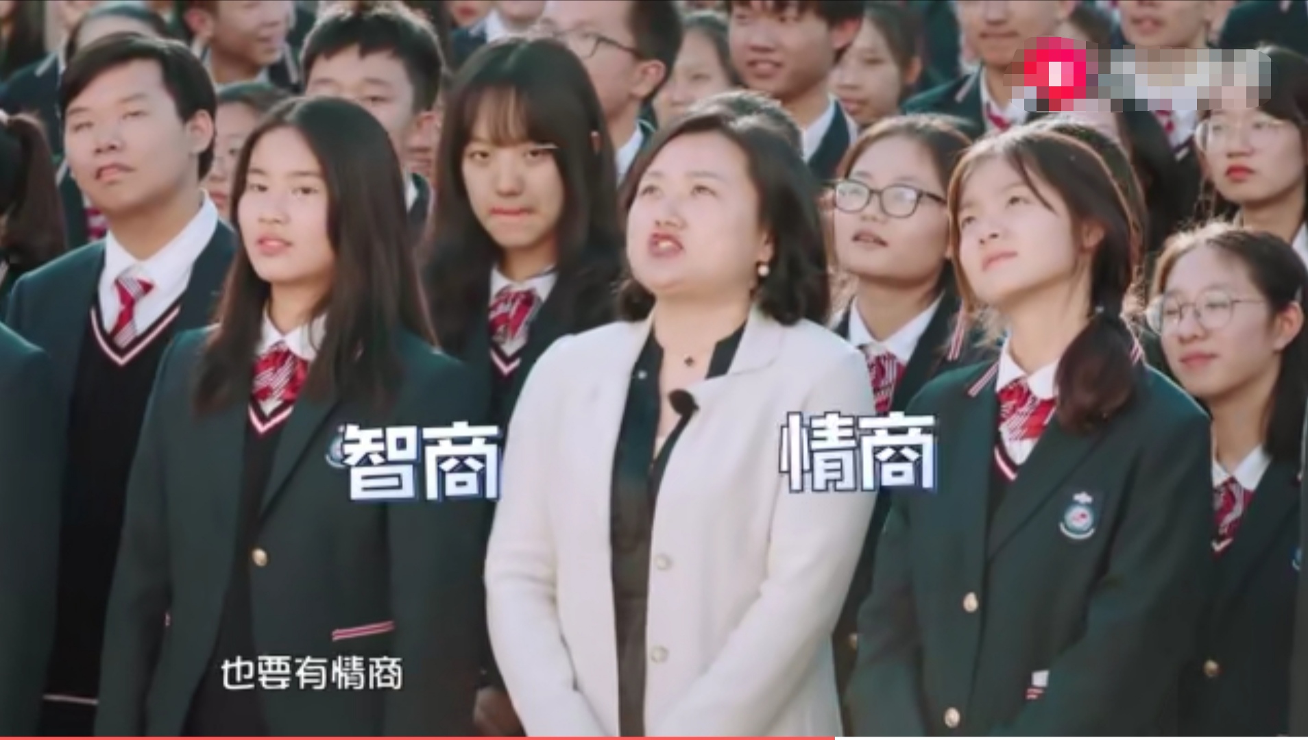 直男儿子调侃妈妈微胖，减肥三分钟热度，妈妈一句话，少年惨败