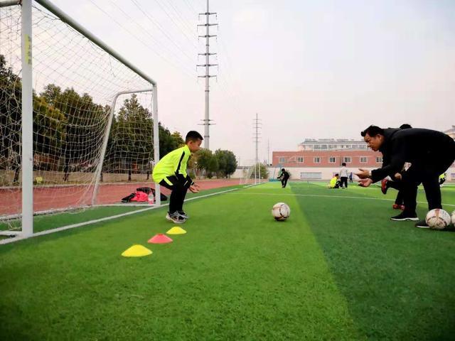 原来球门要这么守！“守好蚌埠球门”公益培训在吴安小学获得好评