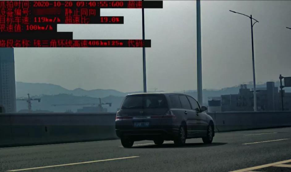 男子一早打尖插队被抓现行,男子插队闹事被抓现场