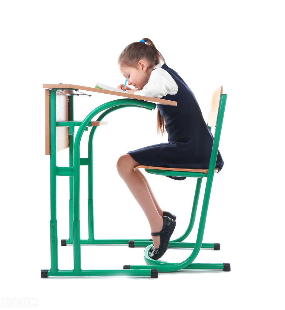 小朋友勾腕需要纠正吗,一招帮孩子纠正勾腕难题