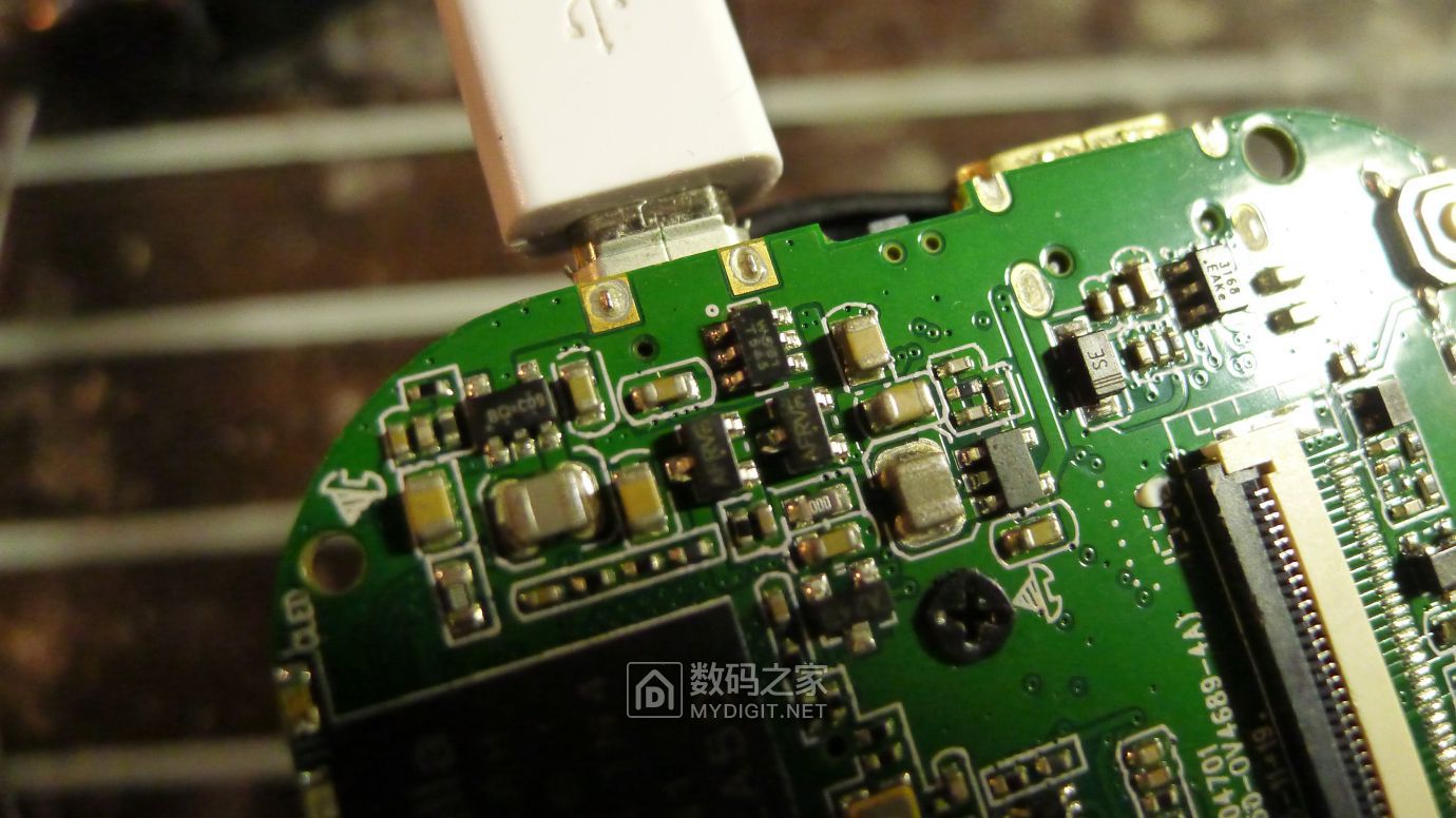 PAPAGO！GoSafe535行车记录仪拆解+电源接反故障维修