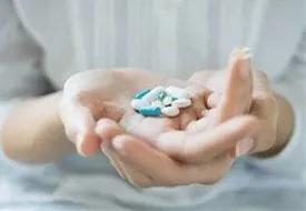 怀孕早期吃药会导致怀唐氏儿吗,怀孕期间吃药影响宝宝发育吗